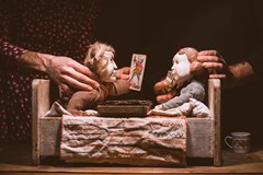 ŠKROBOTNÍK, ŠLUNDRA A ŠIBROVÁ: Baba-Jága (noha-hnát)