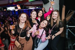 WHITE GIRLS MUSIC PARTY