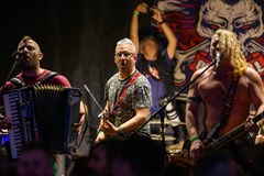 Vision Days, Driák, E!E