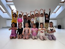 Nart Dance School: Exhibice