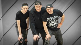 TOTÁLNÍ NASAZENÍ A HOSTÉ V PAVLÍKOVĚ U RAKOVNÍKA