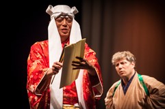 Komedie kjógen - host Šigejama Motohiko
