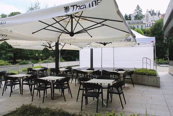 Terasa restaurace Hotelu Thermal