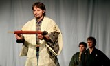 Japonské komedie na nádvoří