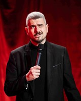 Venkovní show u bazénu s Underground Comedy CLUB