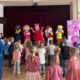 KAMARÁDKA ALICE A JEJÍ PARTIČKA