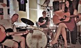 Undercover - Alanis Morissette tribute band + Onen svět